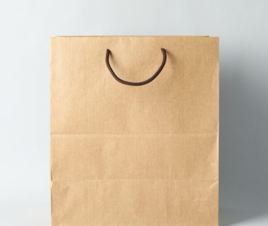 Les avantages du sac kraft personnalisé : comment renforcer sa communication de marque ?